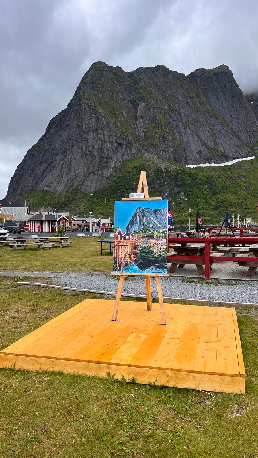 Reine installation: open-air paintings beneath the Reinebringen mountains